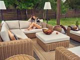 Salon pod chmurką: najmodniejsze trendy w aranżacji przestrzeni outdoorowych